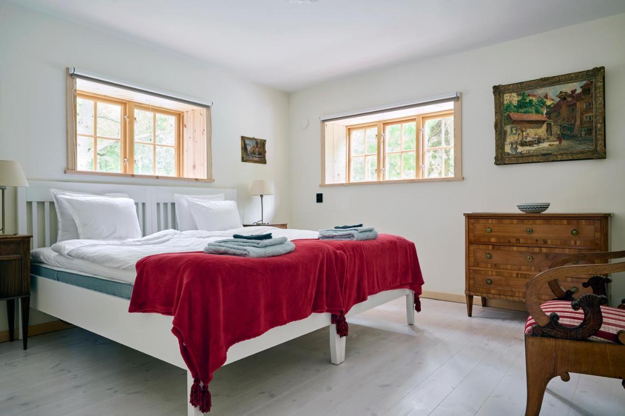 Spectacular 6-Bed House In Beautiful Manor Park Mariefred Exterior foto