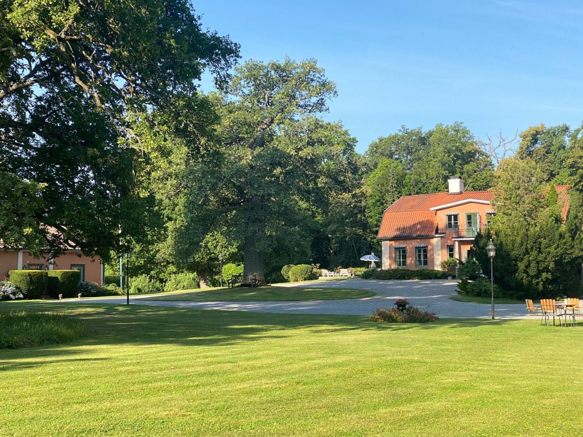 Spectacular 6-Bed House In Beautiful Manor Park Mariefred Exterior foto